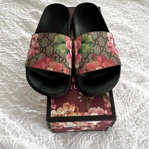 GUCCI pursuit slide sandal